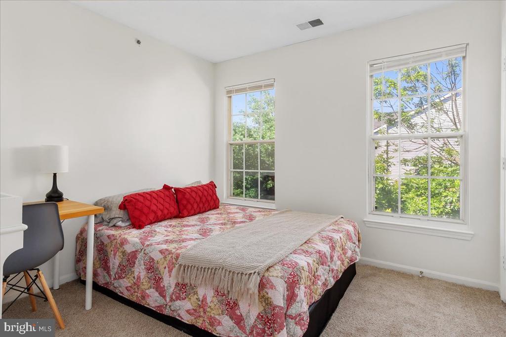 619 HIMES AVENUE V112