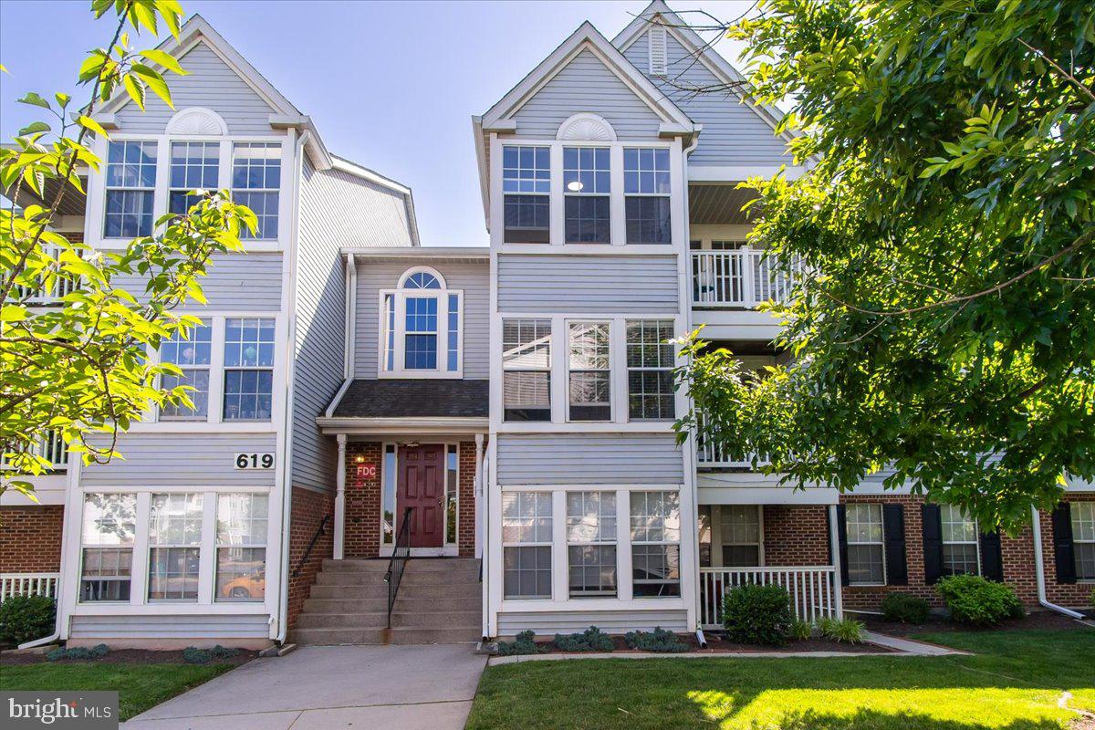619 HIMES AVENUE V112