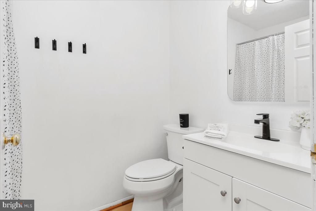 619 HIMES AVENUE V112