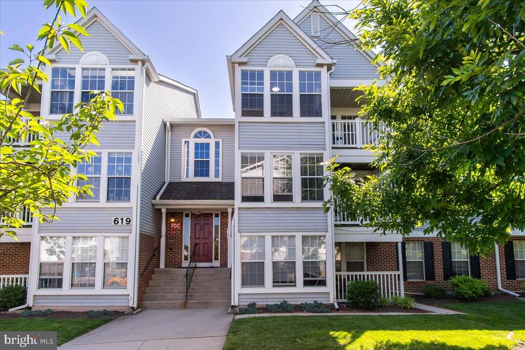 619 HIMES AVENUE V112