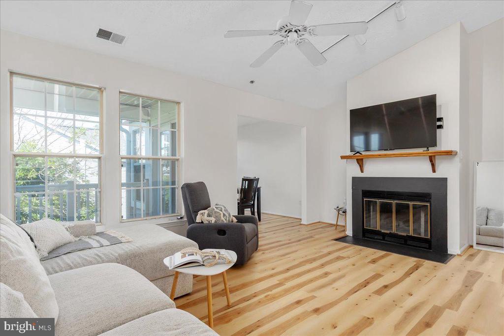 619 HIMES AVENUE V112