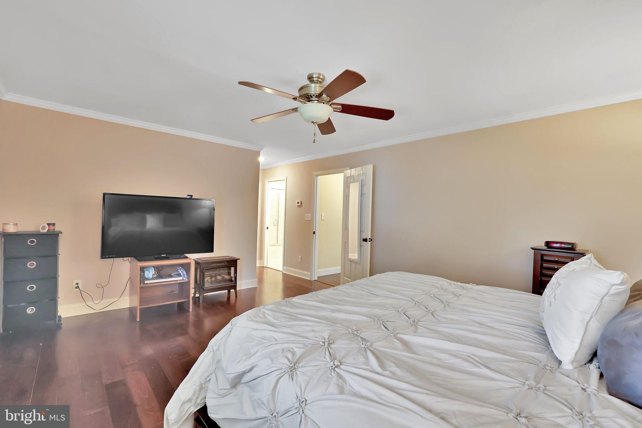 9416 AMBOY ROAD