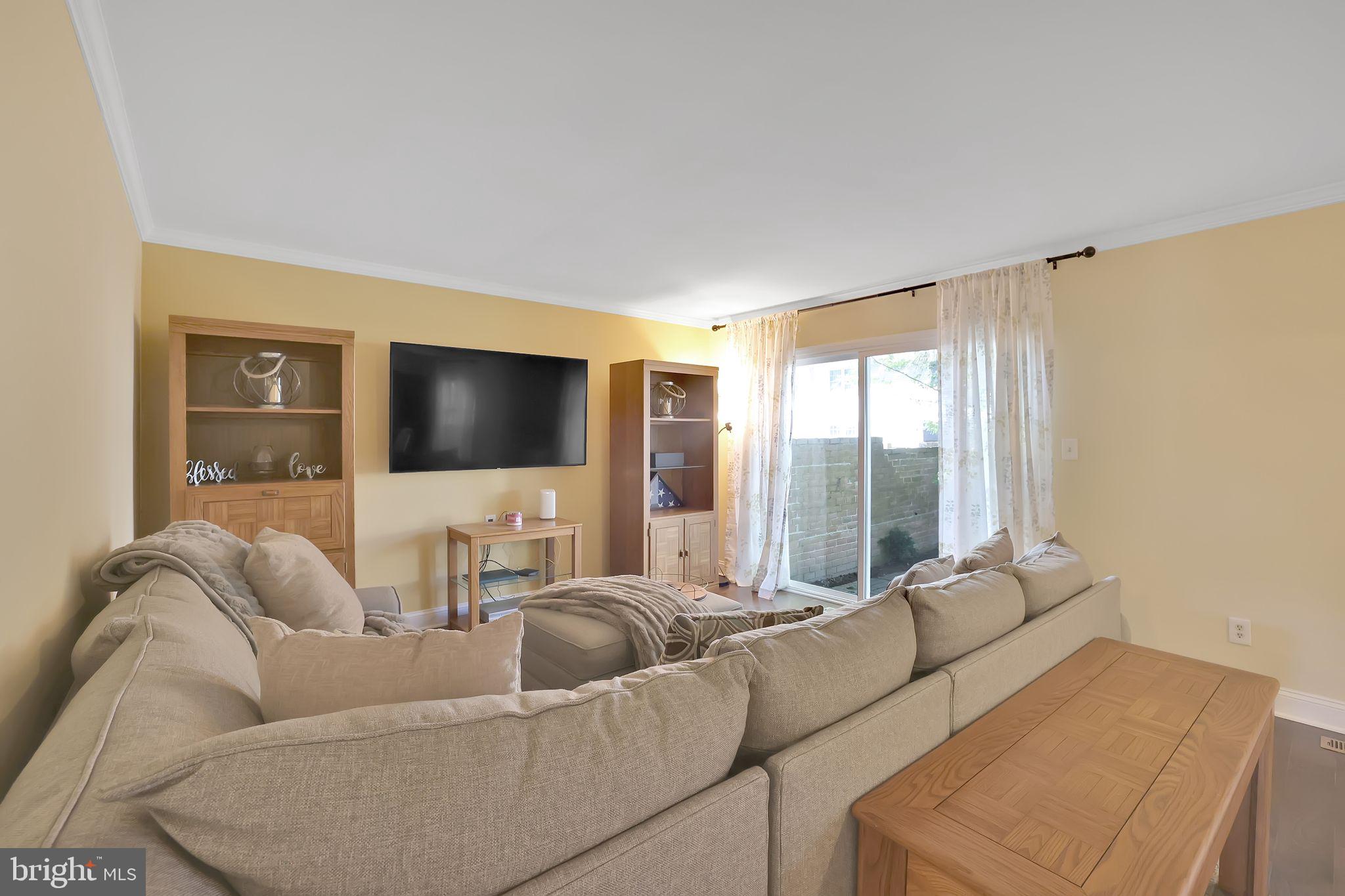 9416 AMBOY ROAD