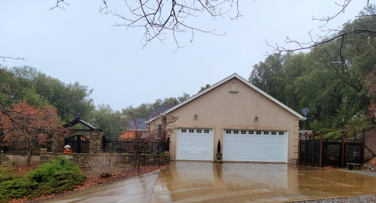11923 Pines Drive