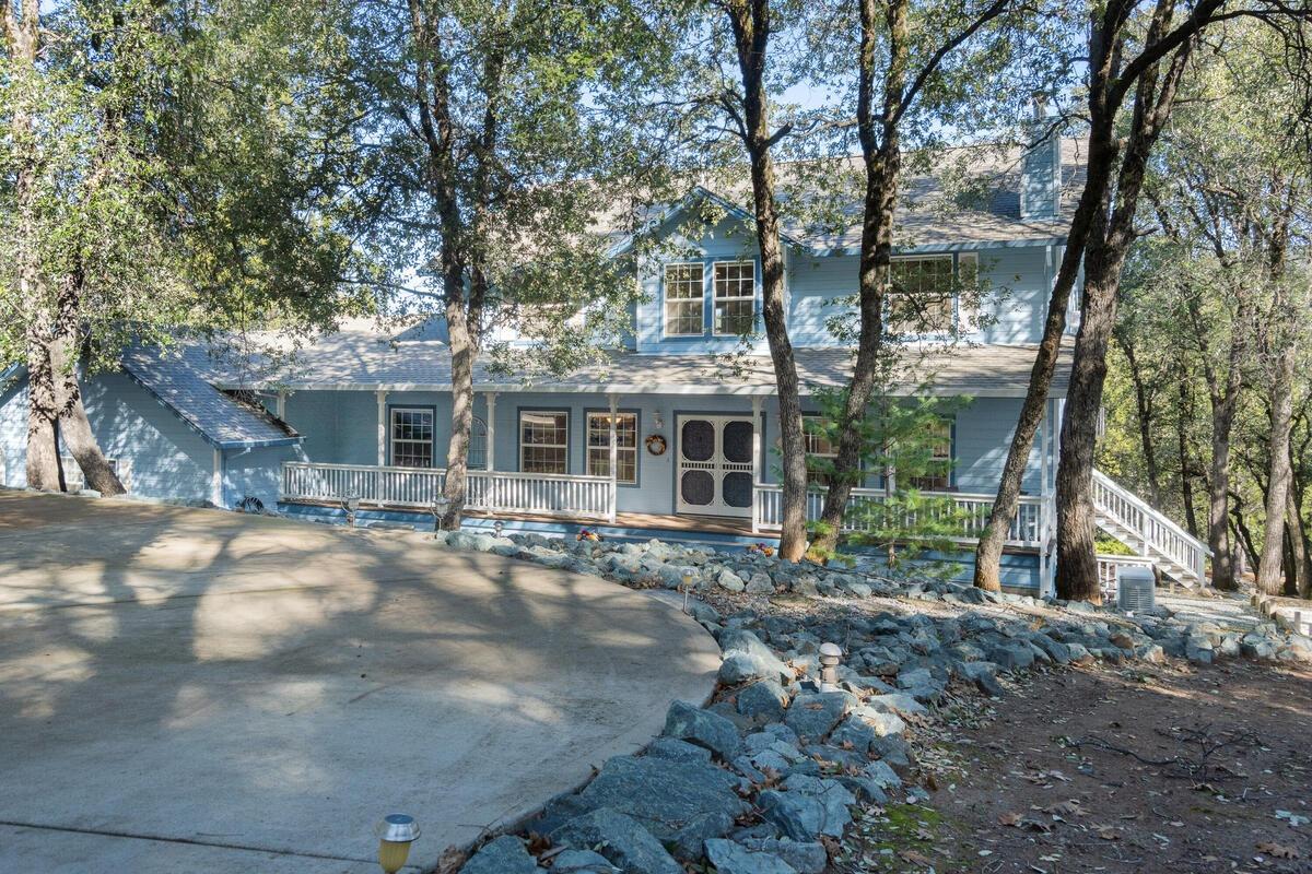 11990 Clinton Peak Court