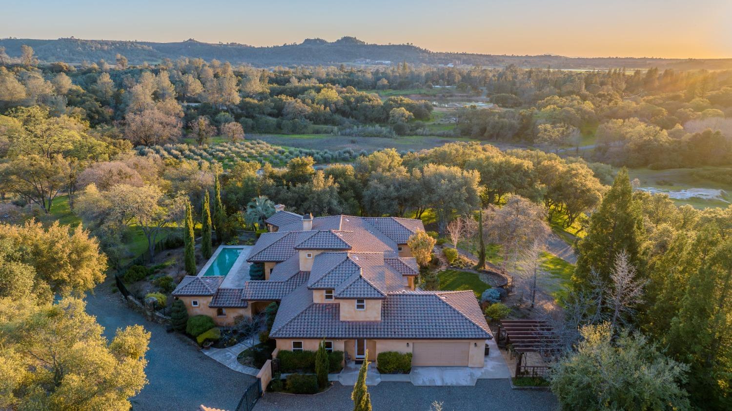 5682 Red Valley Road