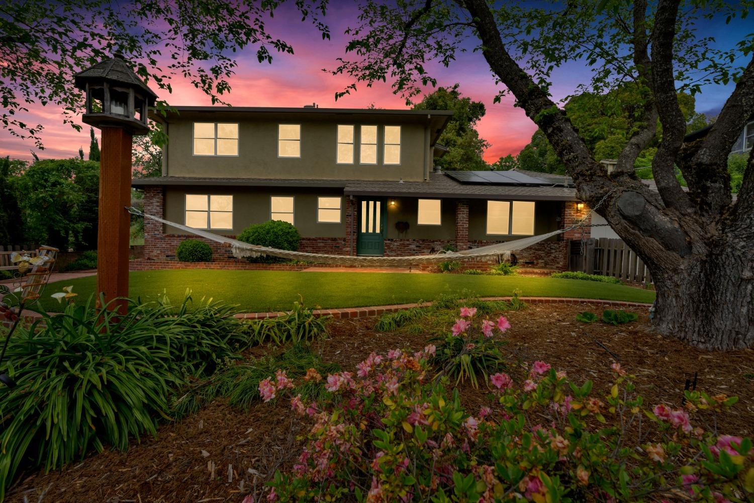 251 Oak Court