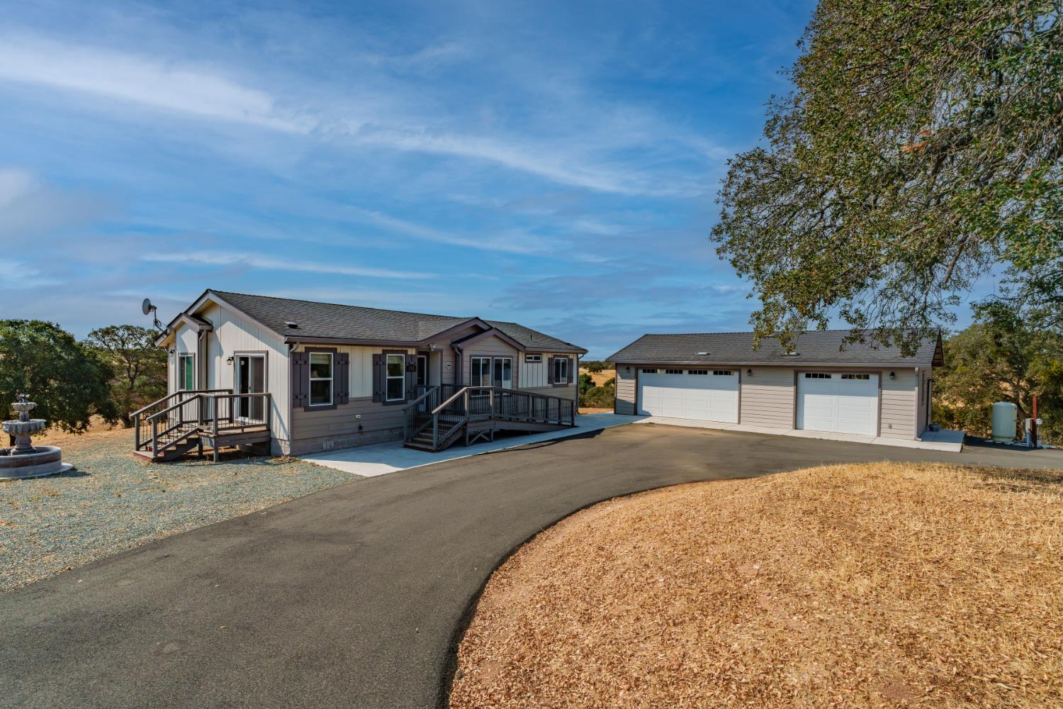 393 Danna Ct