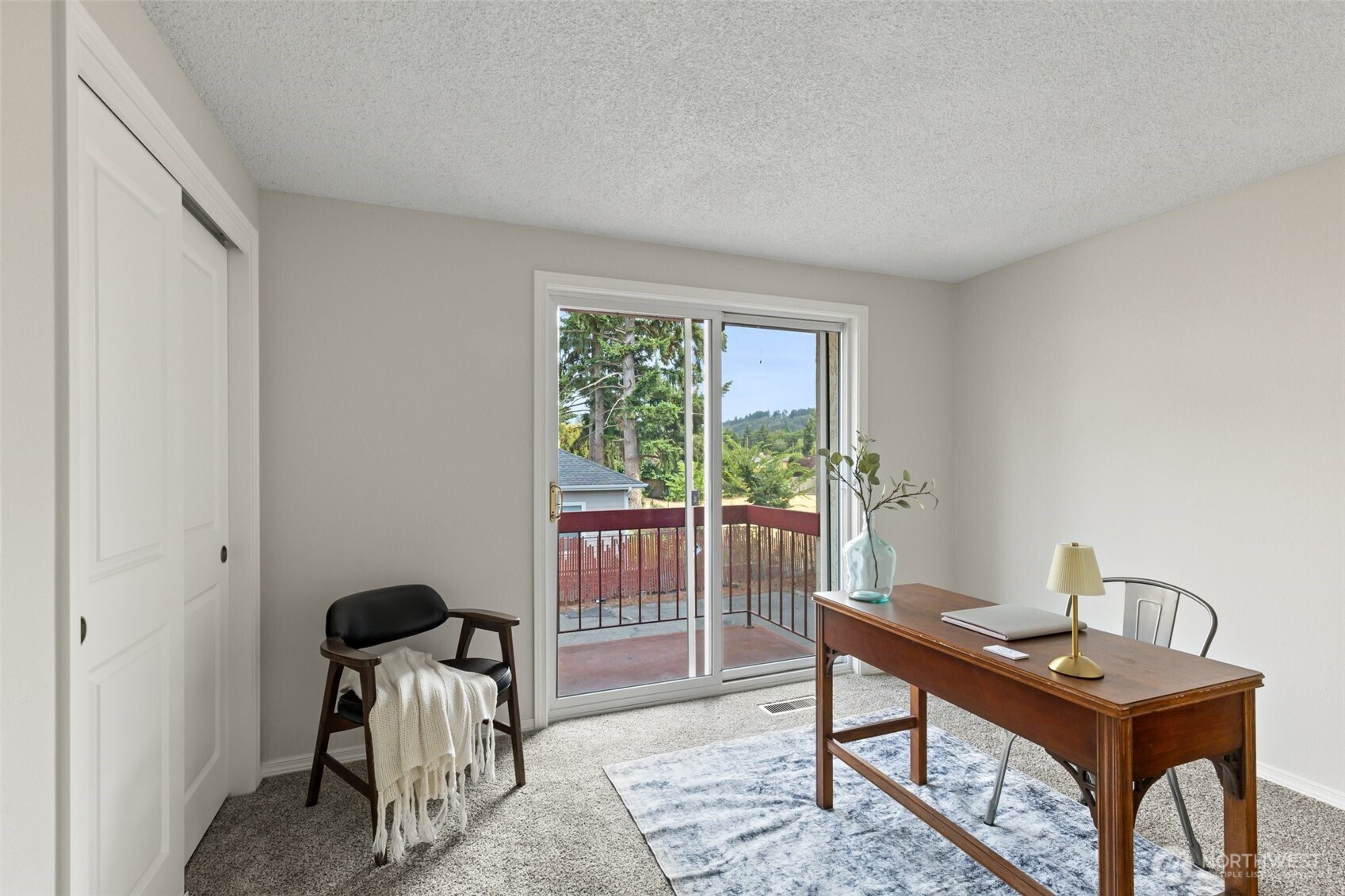328 9th Avenue SE Unit: D5