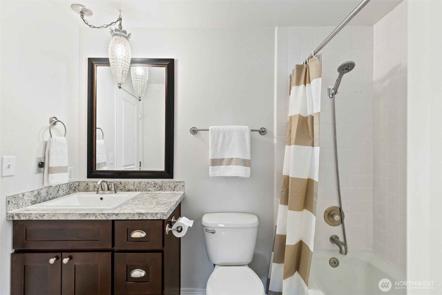 328 9th Avenue SE Unit: D5