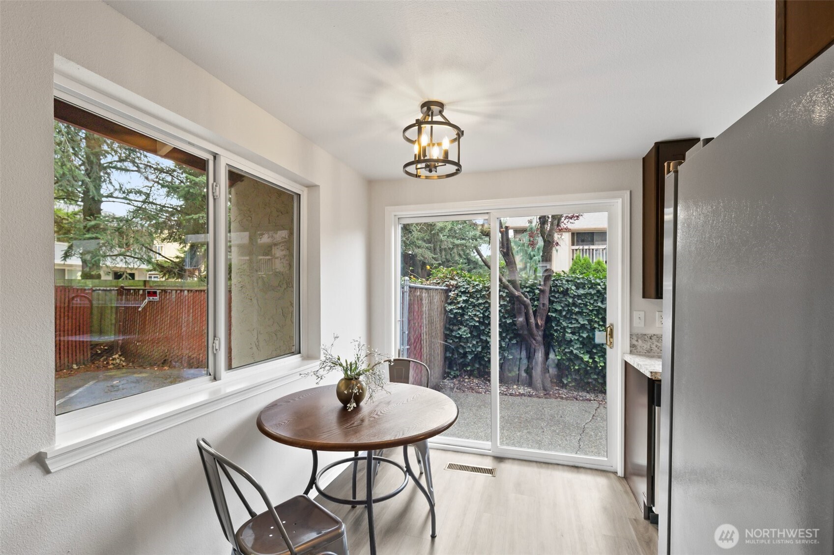 328 9th Avenue SE Unit: D5
