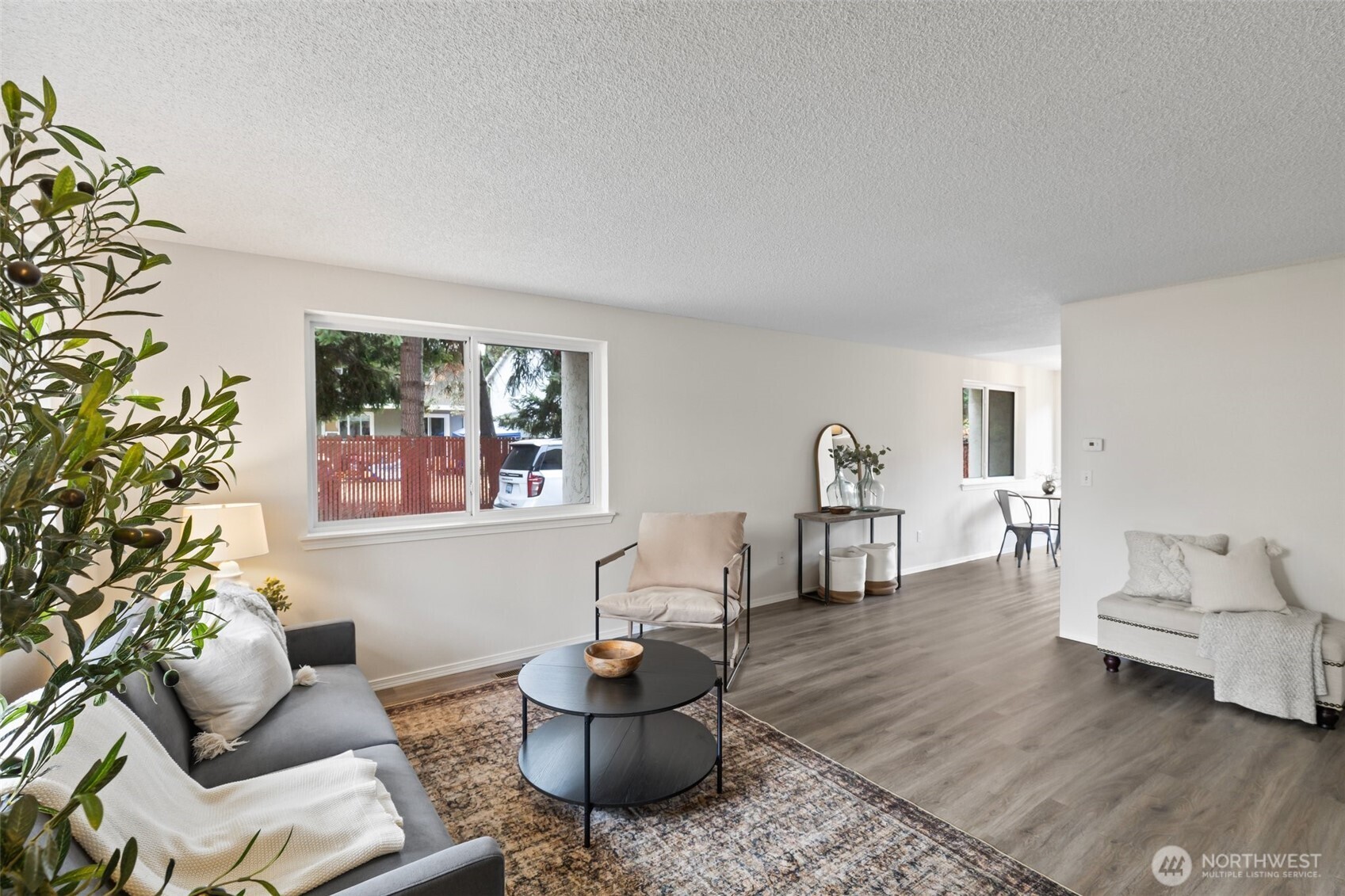 328 9th Avenue SE Unit: D5