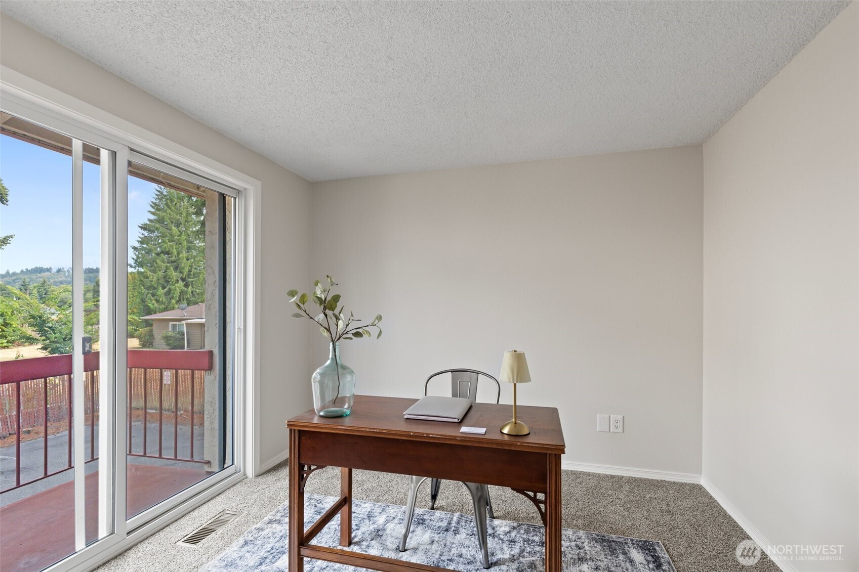 328 9th Avenue SE Unit: D5