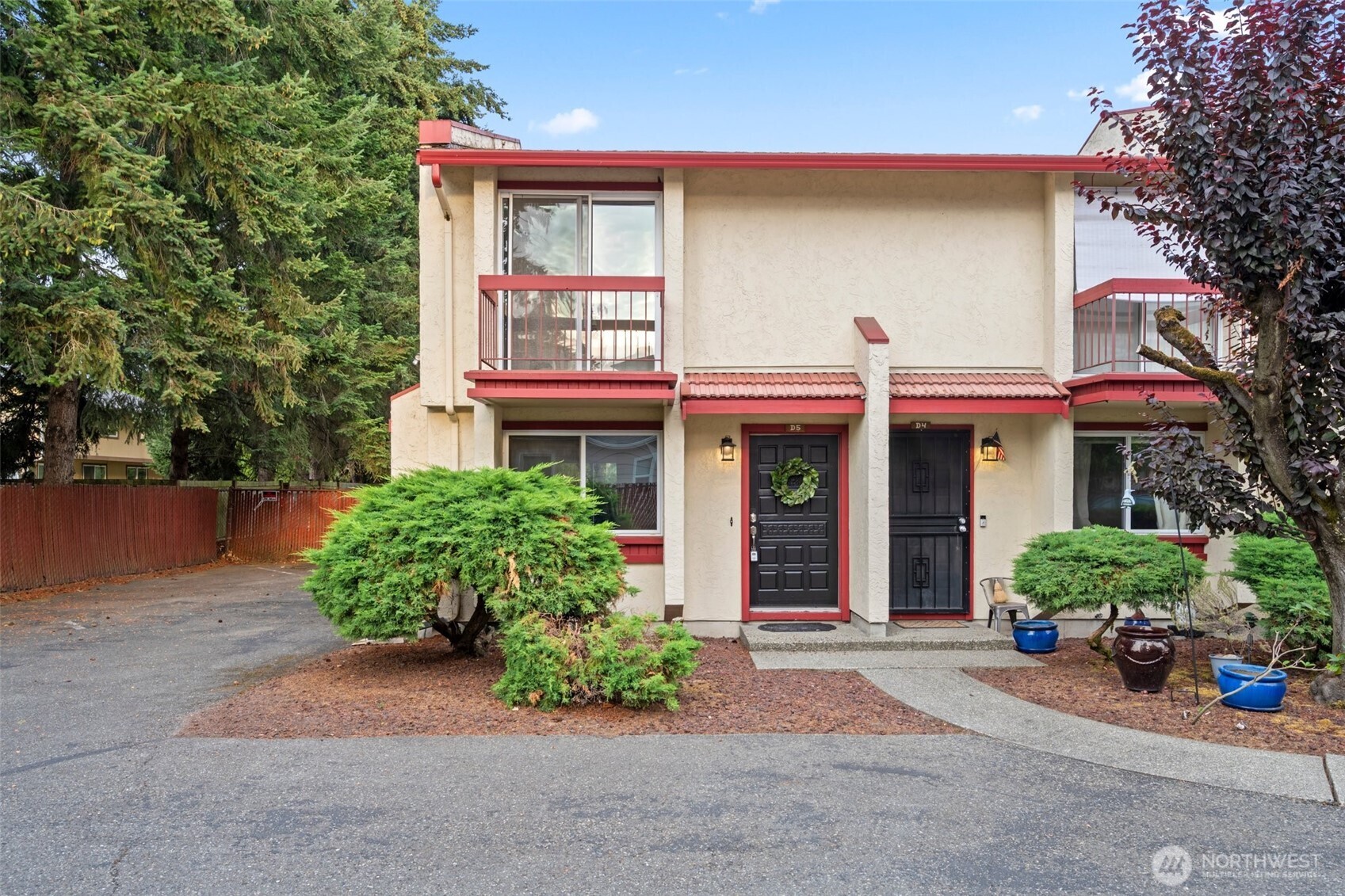 328 9th Avenue SE Unit: D5