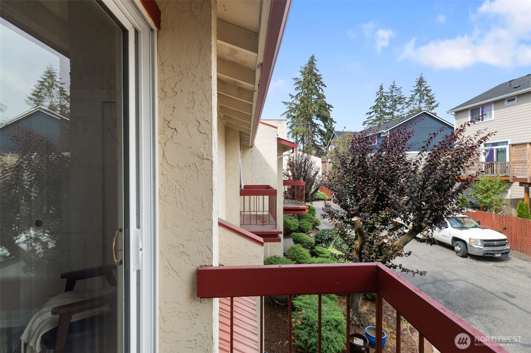 328 9th Avenue SE Unit: D5