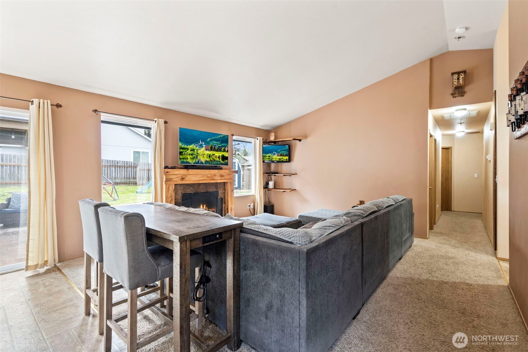 183 Baumgartner Place N