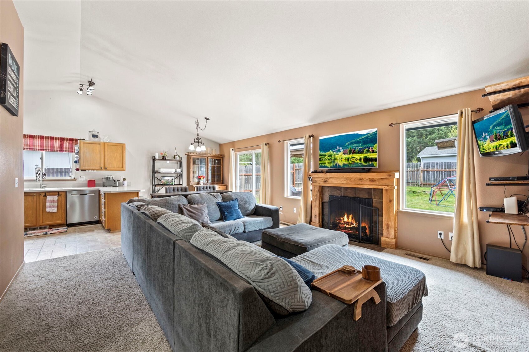 183 Baumgartner Place N