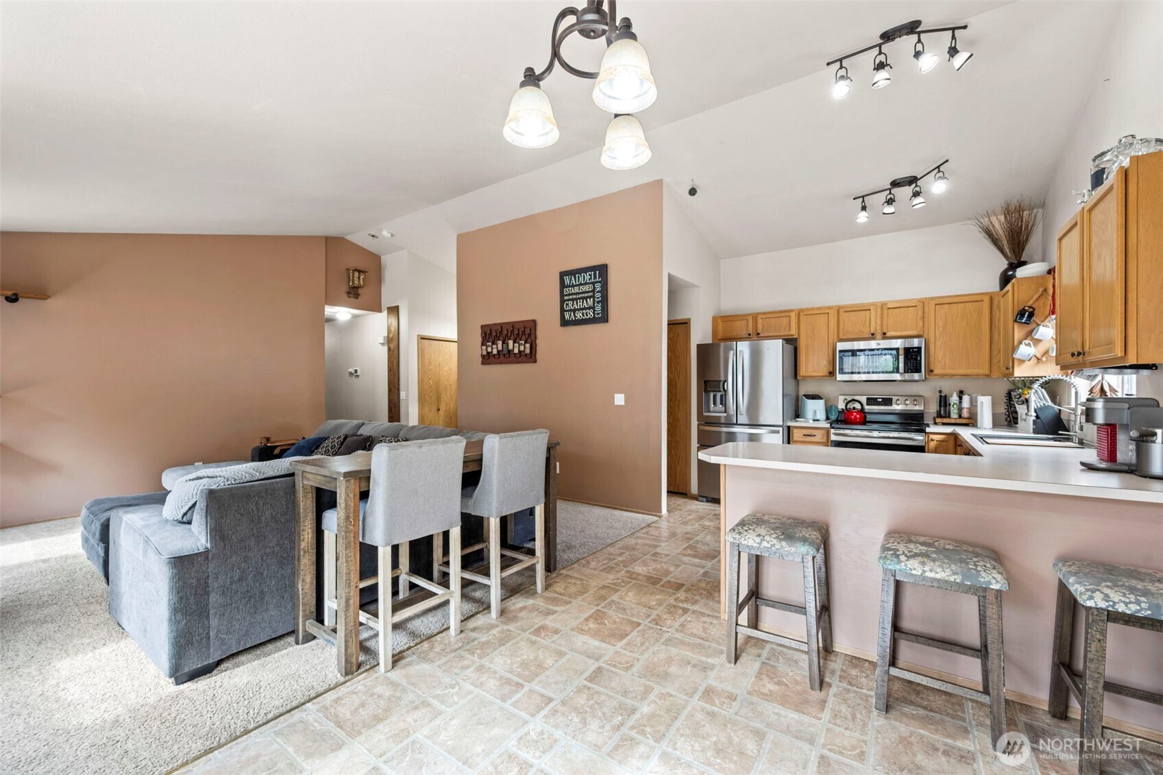 183 Baumgartner Place N