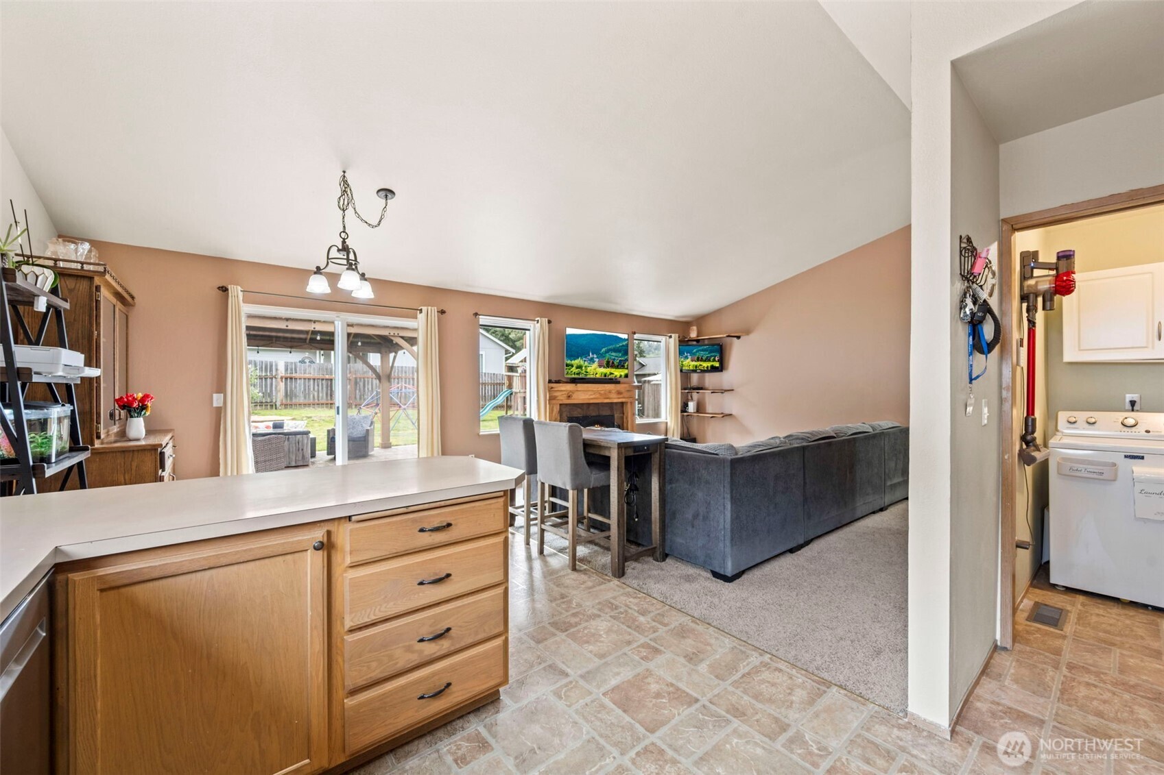 183 Baumgartner Place N