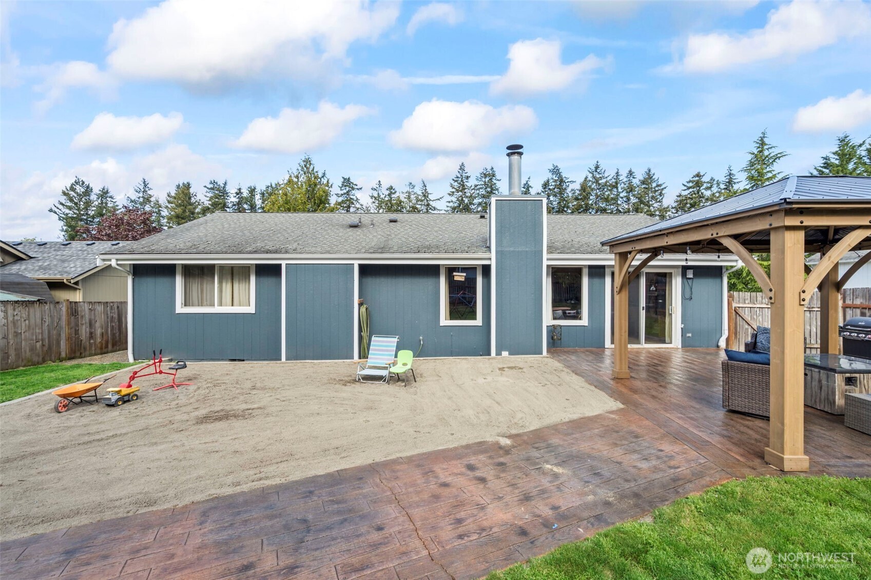 183 Baumgartner Place N