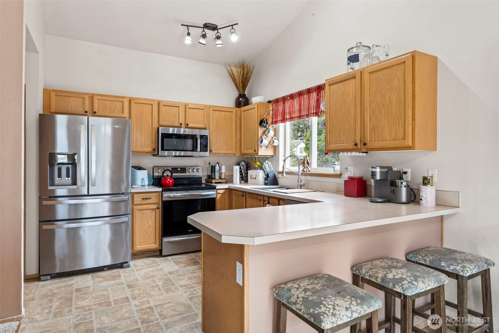 183 Baumgartner Place N