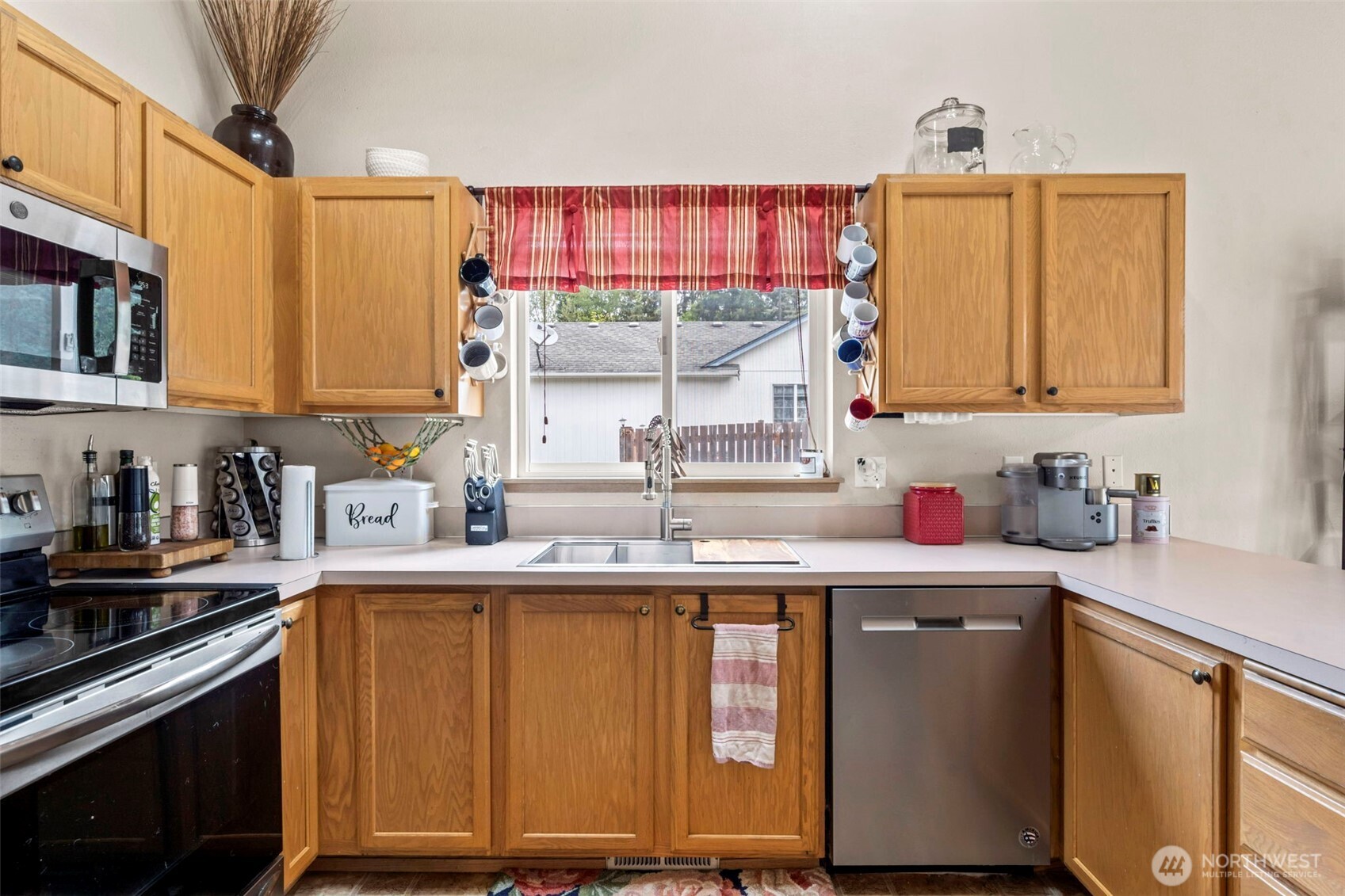 183 Baumgartner Place N