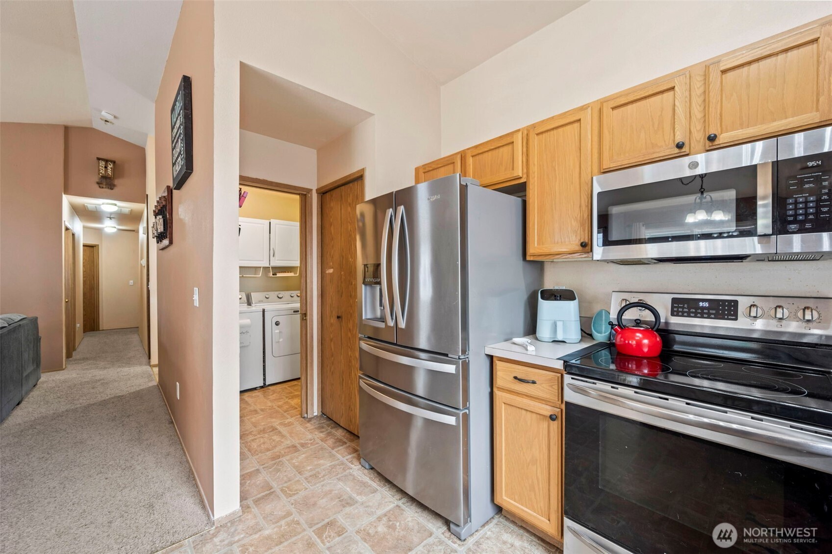 183 Baumgartner Place N