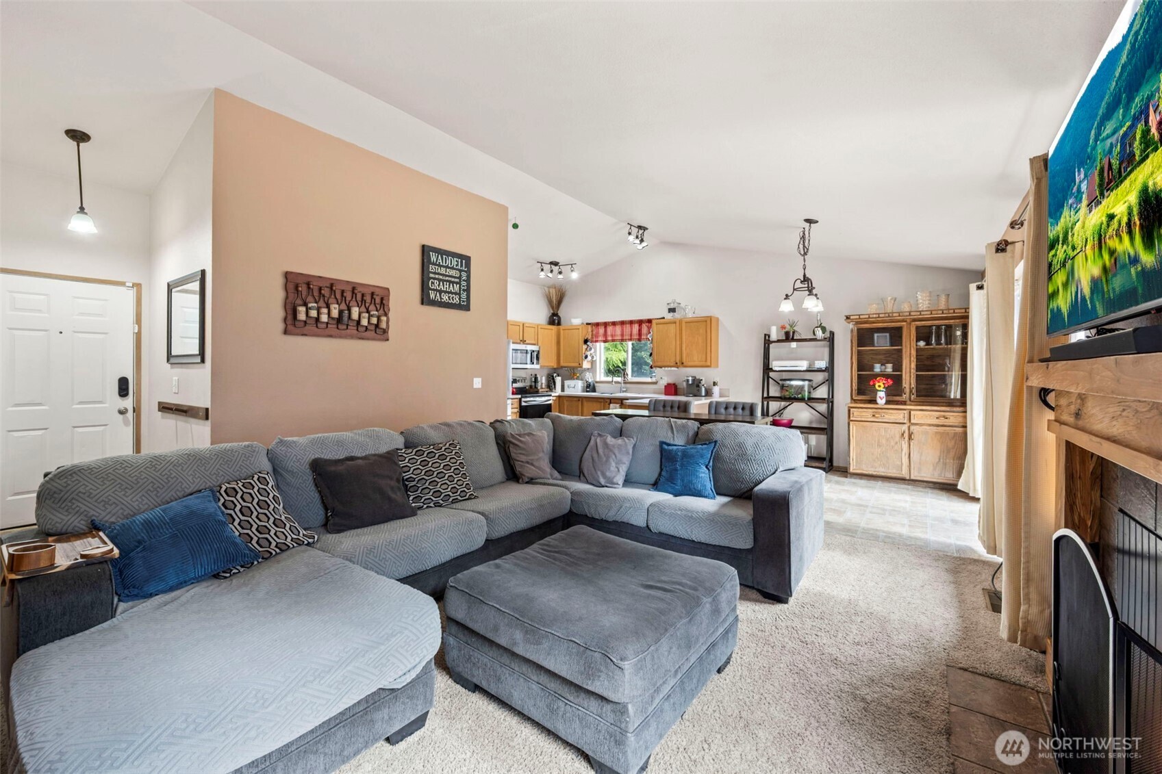 183 Baumgartner Place N