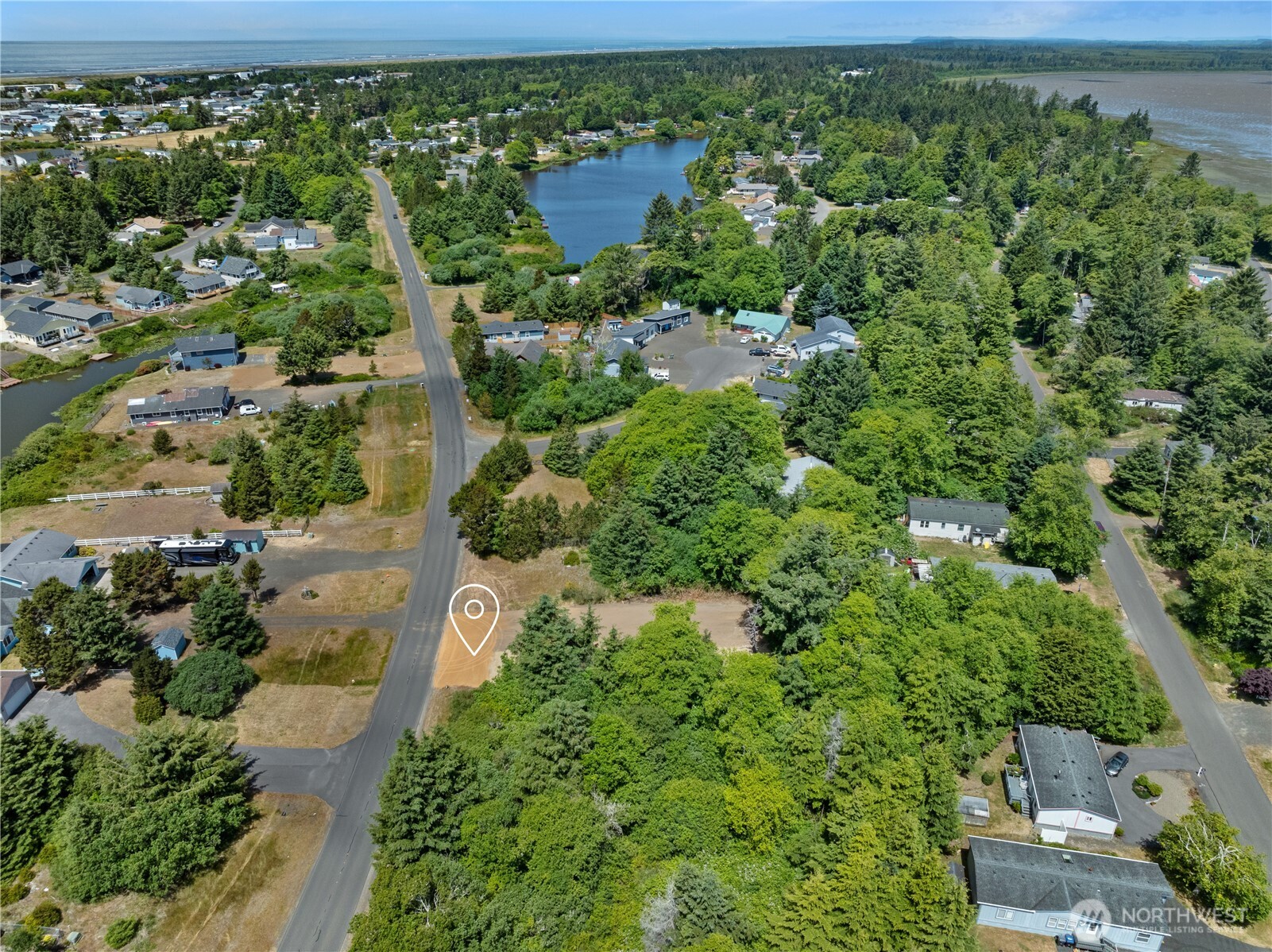 620 E Chance A la Mer NE