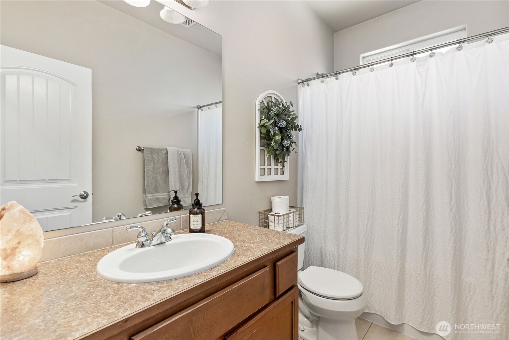 404 Raintree Loop SE