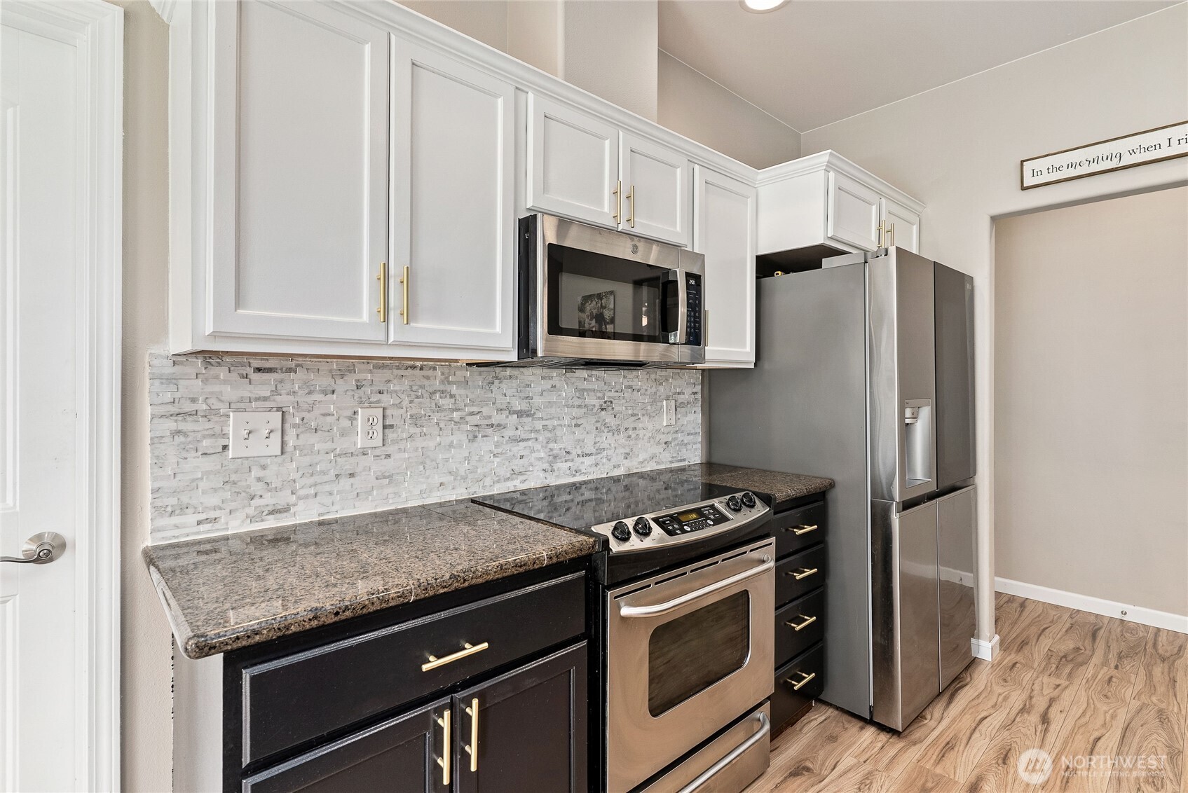 404 Raintree Loop SE