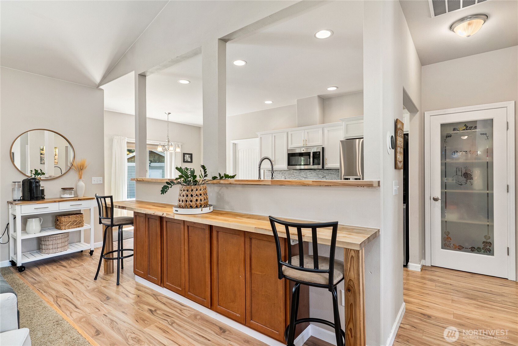404 Raintree Loop SE