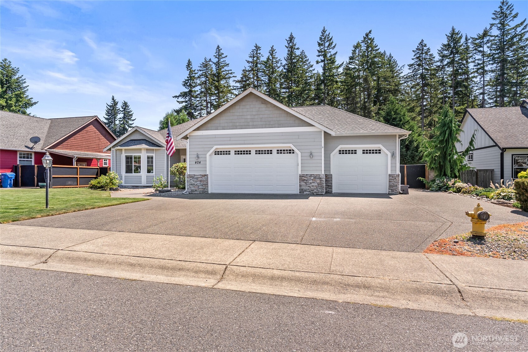 404 Raintree Loop SE