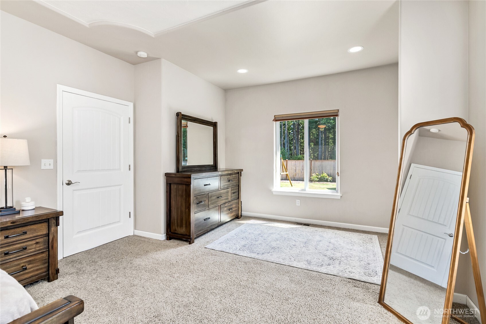 404 Raintree Loop SE