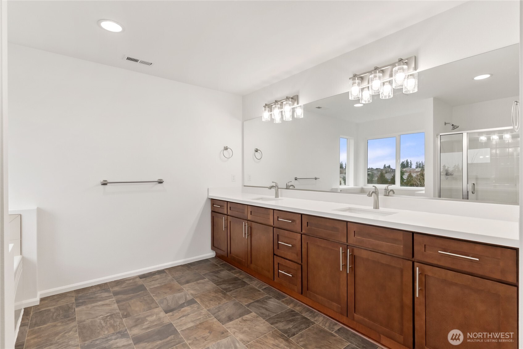 1833 193rd Street Ct E