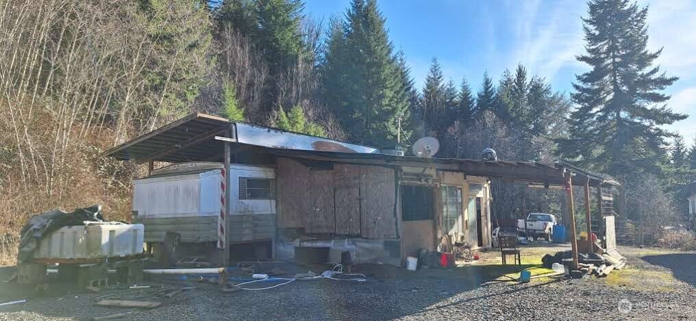 1586 King Road