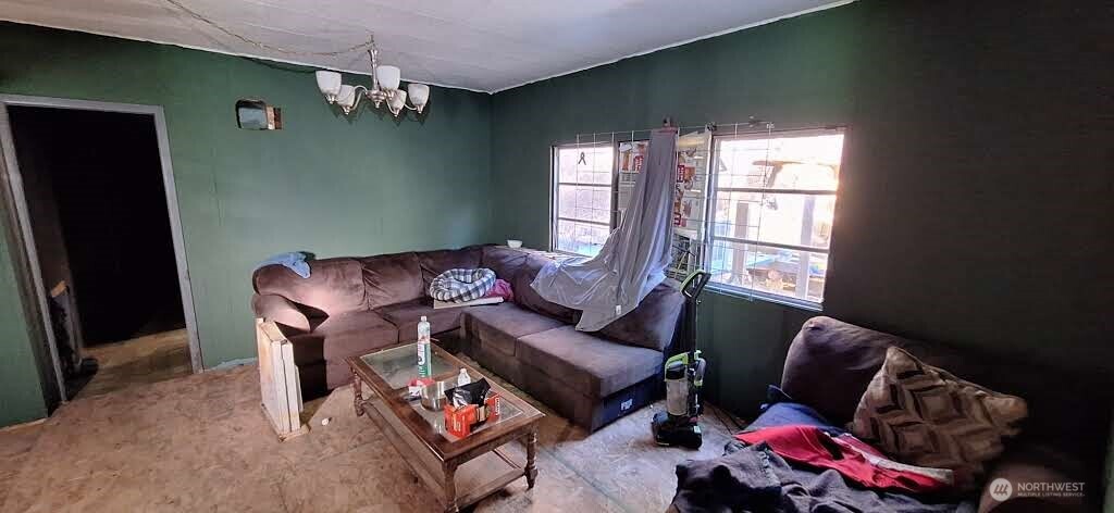1586 King Road