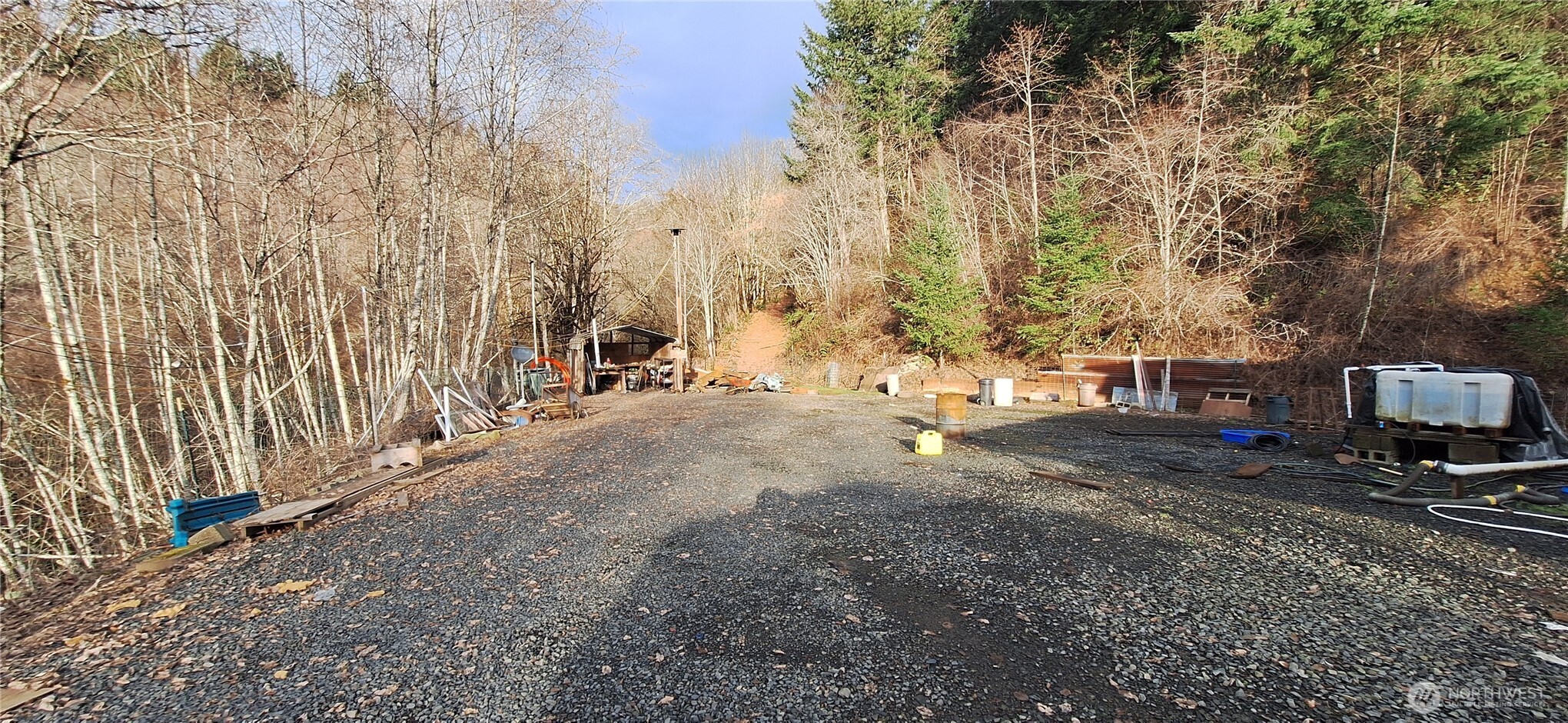 1586 King Road