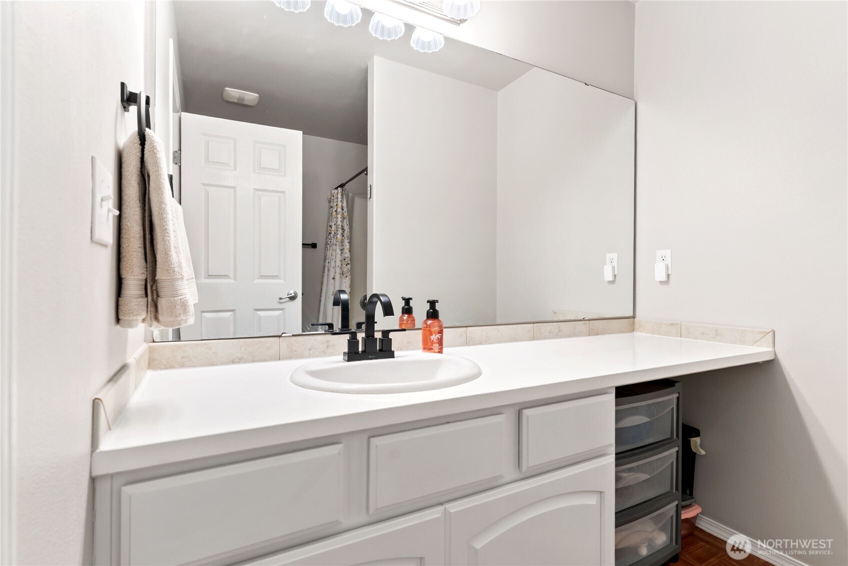 10018 Cascadian Avenue SE