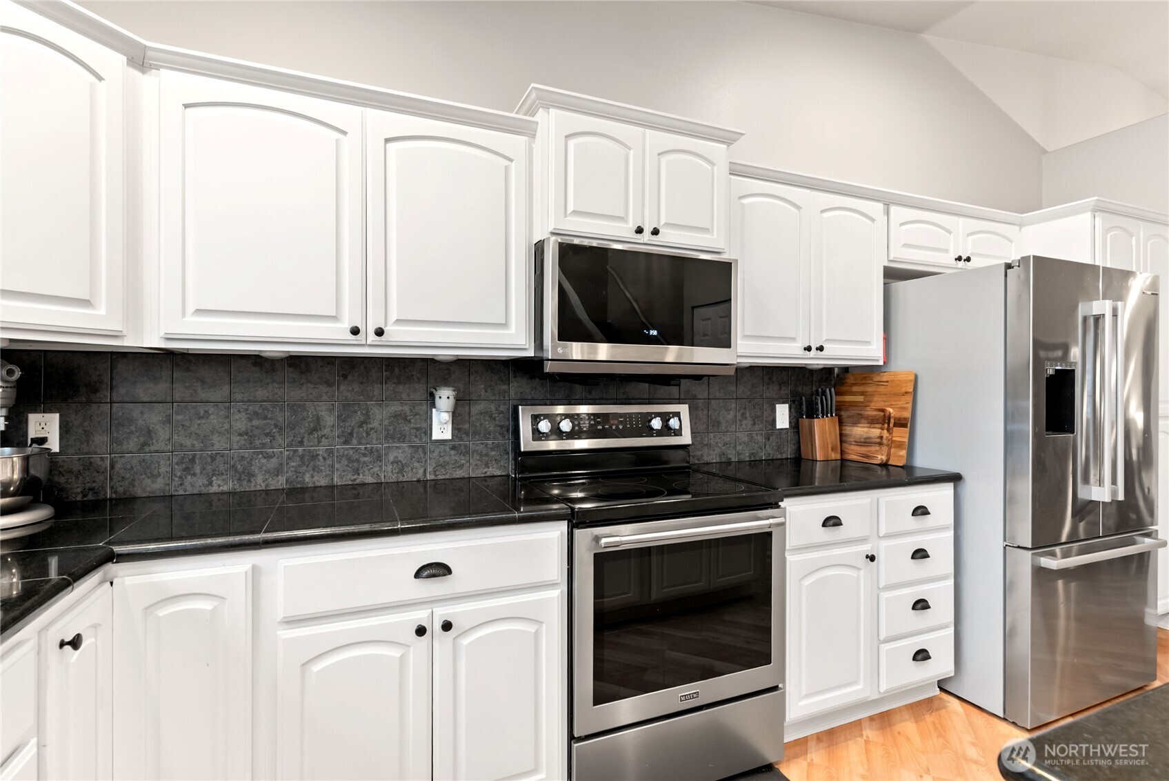 10018 Cascadian Avenue SE