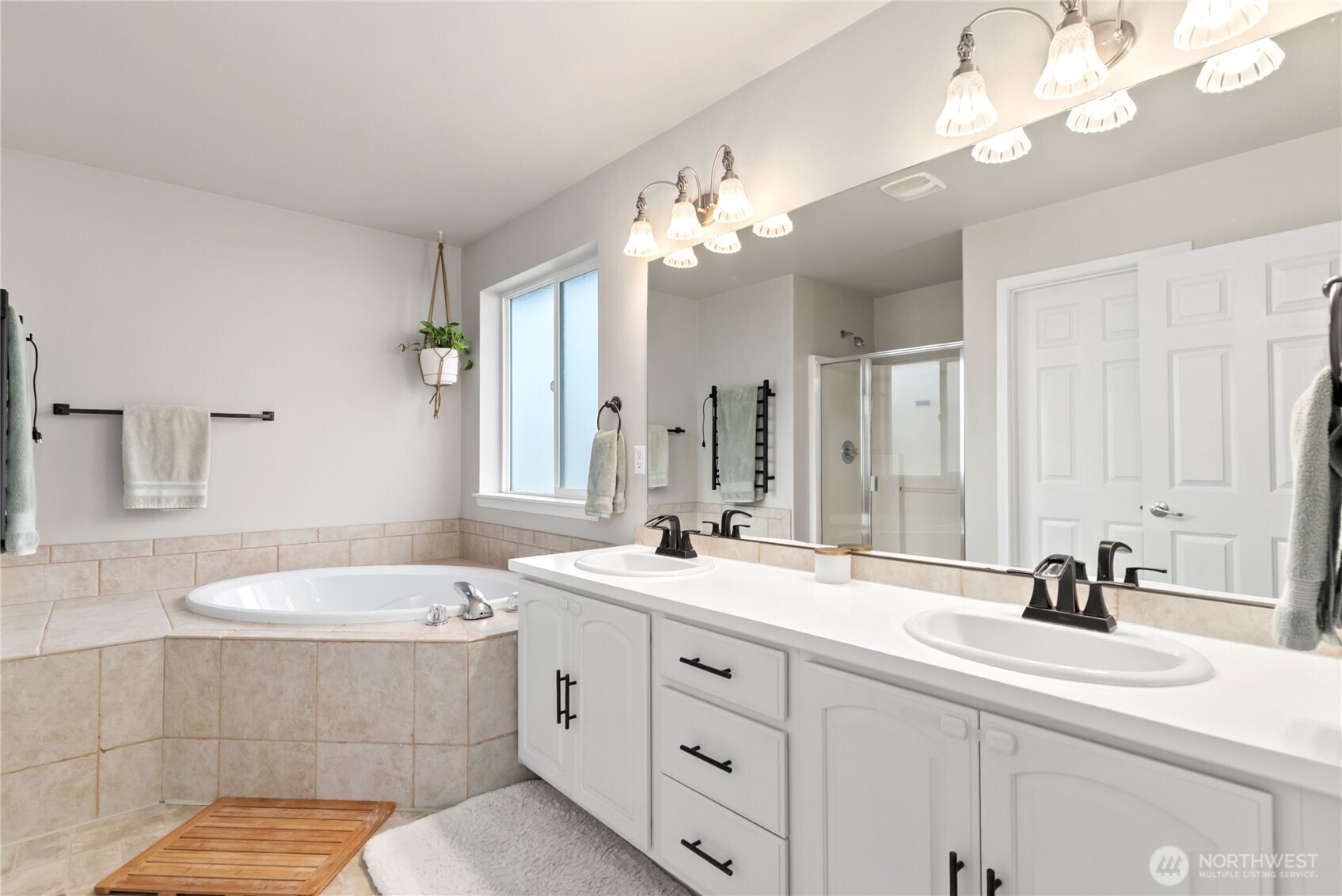 10018 Cascadian Avenue SE