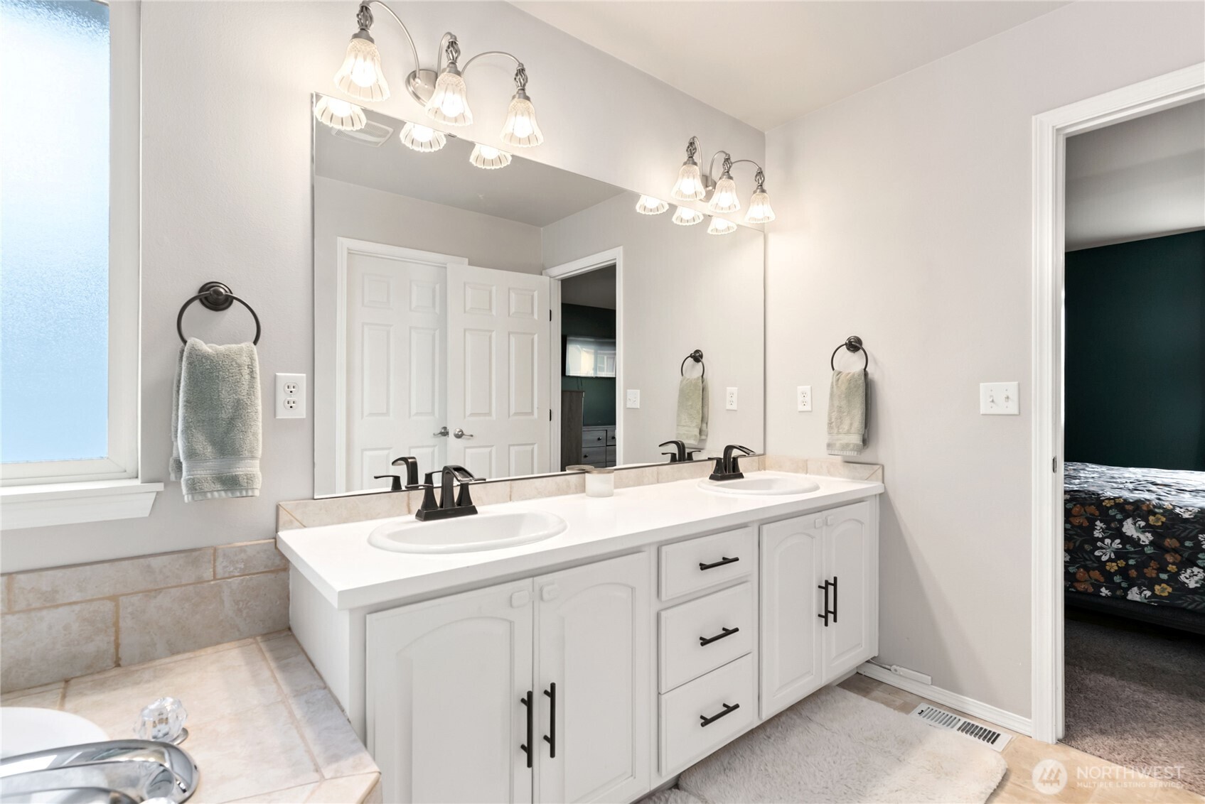 10018 Cascadian Avenue SE