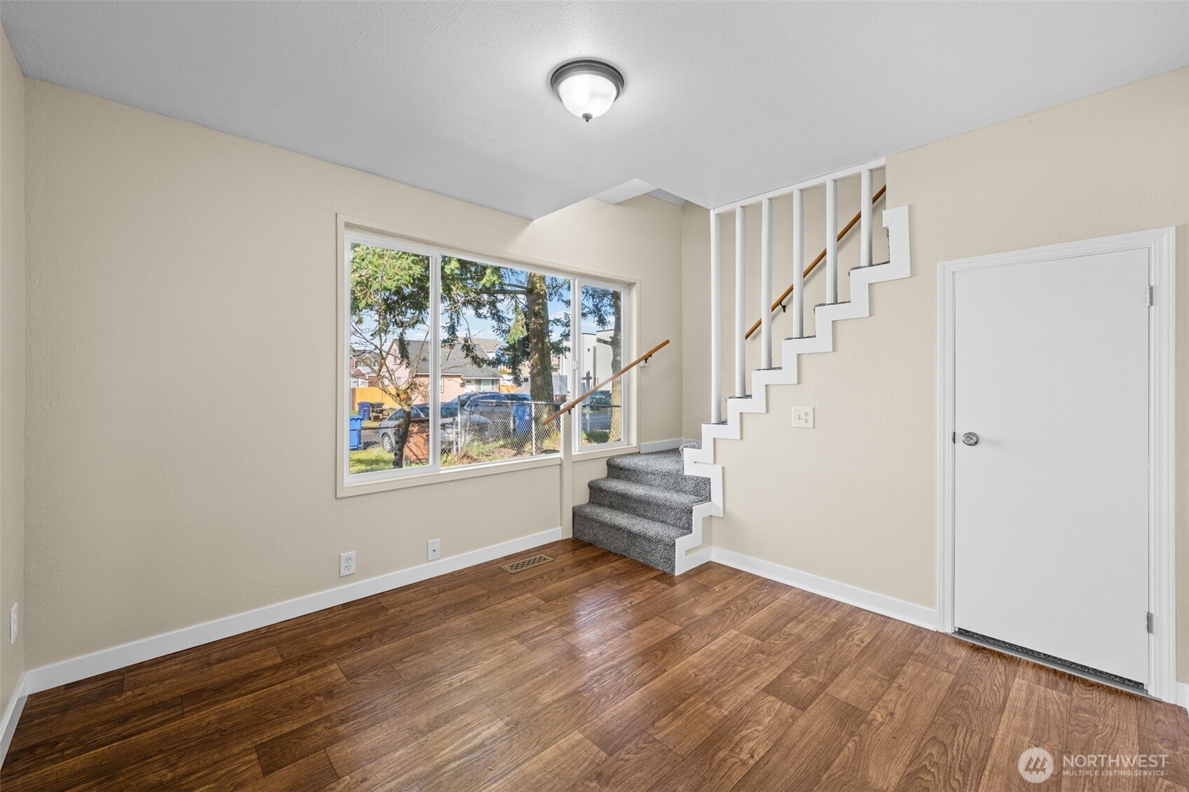 4323 S Lawrence Street