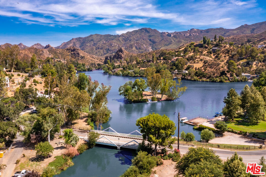 2370 Laguna Circle Drive