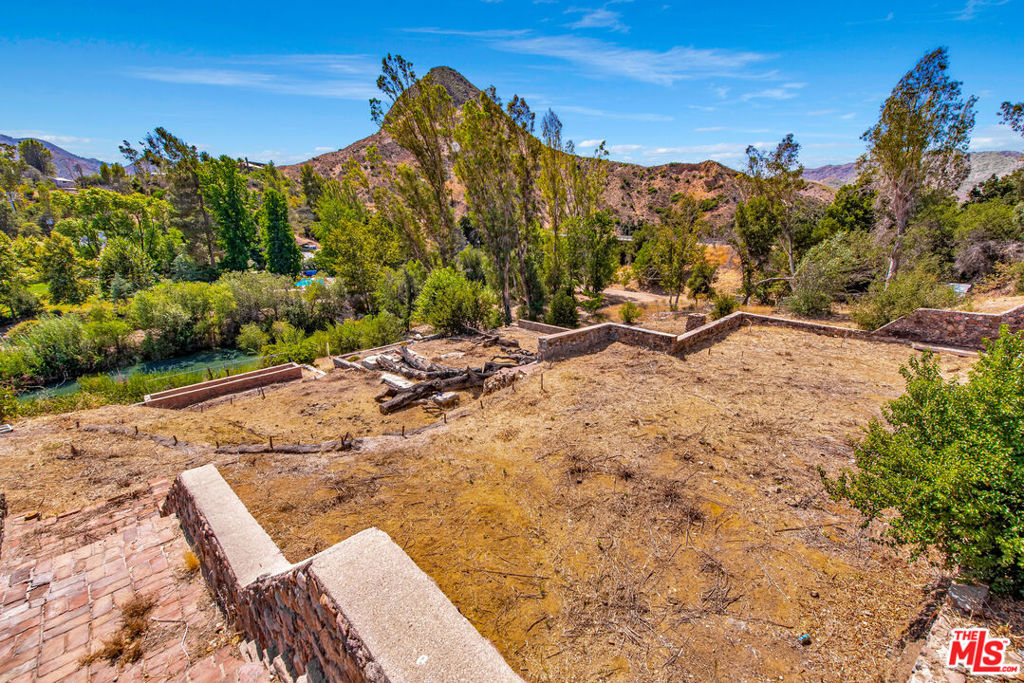 2370 Laguna Circle Drive