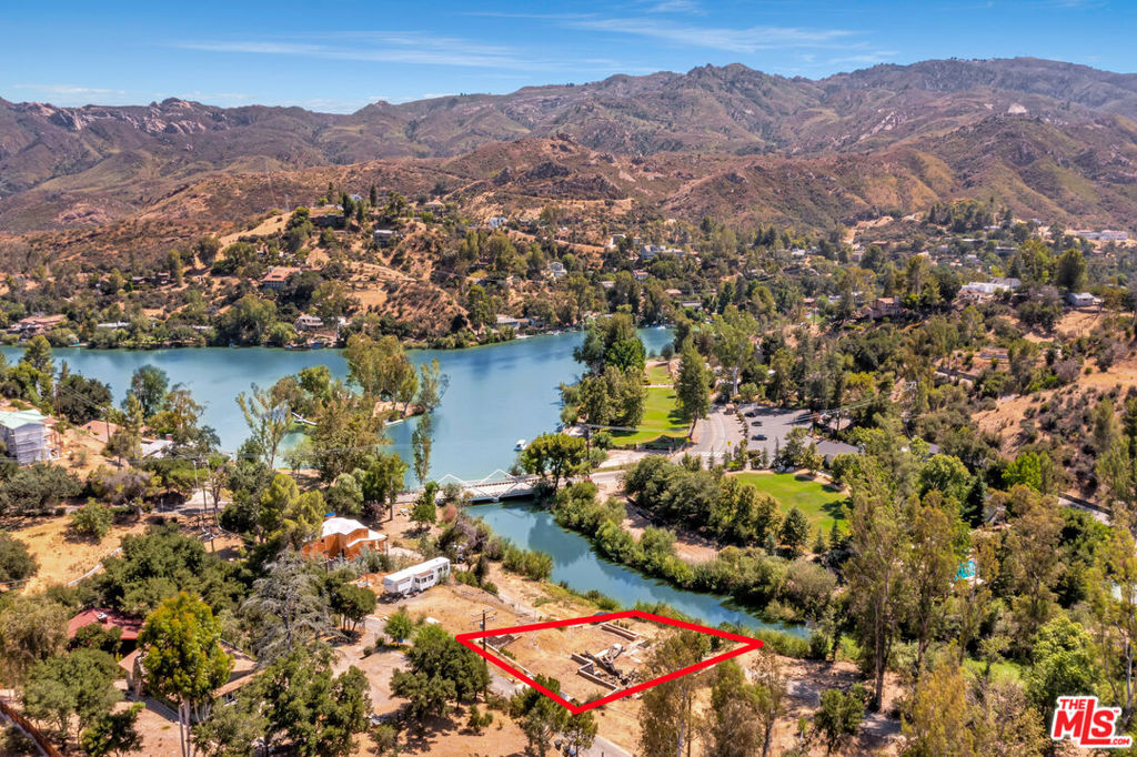 2370 Laguna Circle Drive