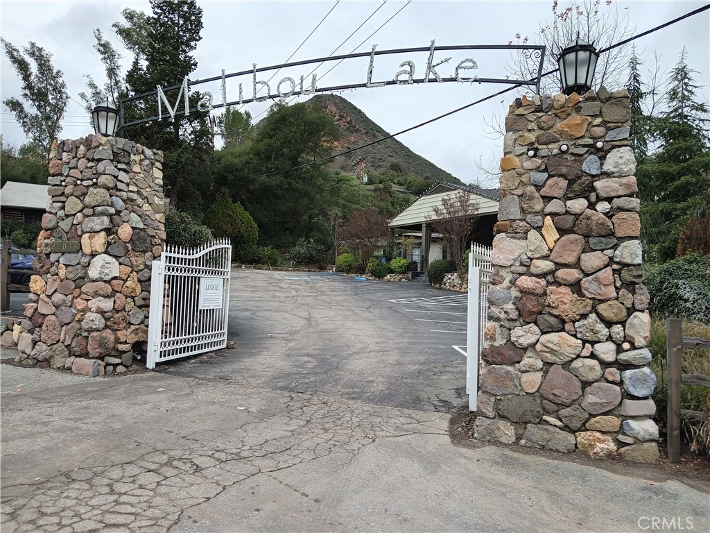2370 Laguna Circle Drive