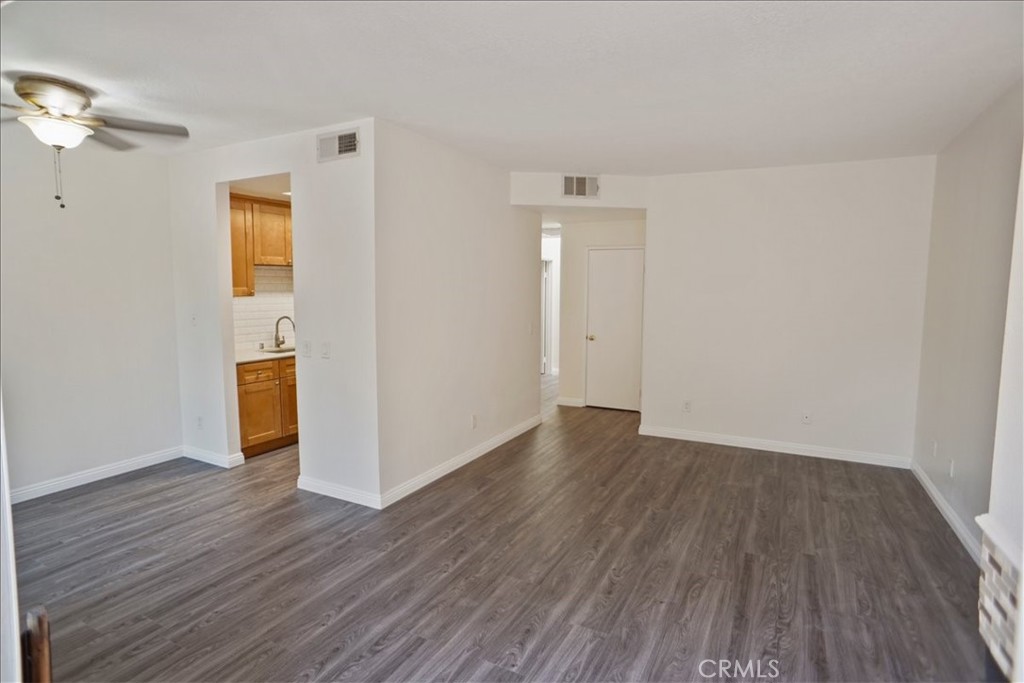 7320 Balboa Boulevard 205