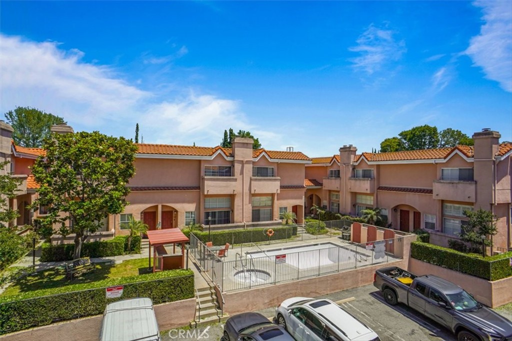 7320 Balboa Boulevard 205