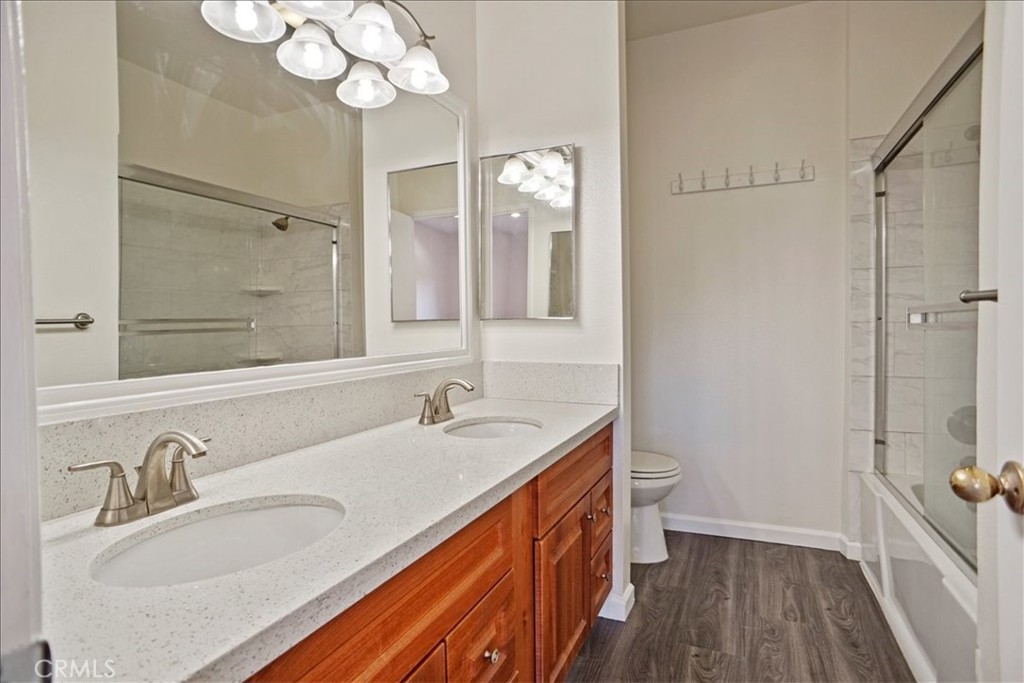 7320 Balboa Boulevard 205